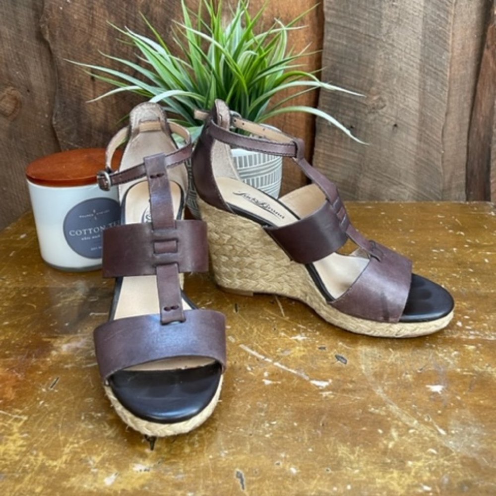 Lucky Chocolate Brown Wedge Sandal, Size 6